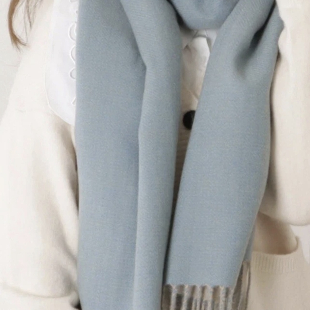 Light Blue Women’s Cozy Knit Scarf - Elegant Winter Wrap